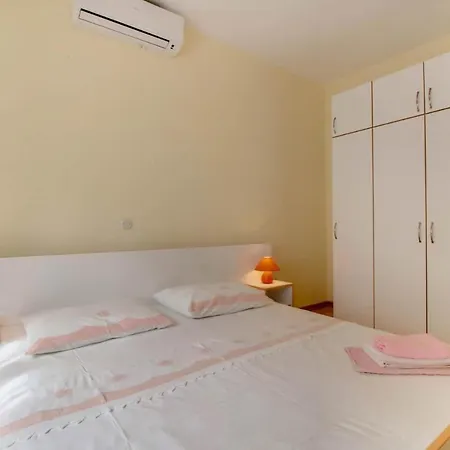 Biserka Apartment *