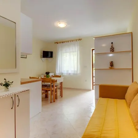Biserka Apartment *