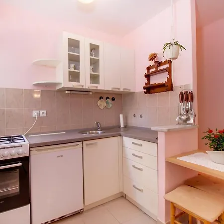 Biserka Apartment *